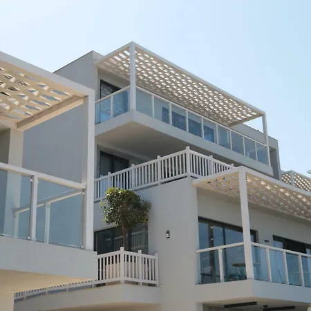 Apartment Pera Evleri 1+1 Deniz Manzarali, Balkonlu, Havuzlu *