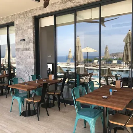 Pera Evleri 1+1 Deniz Manzarali, Balkonlu, Havuzlu Apartment *